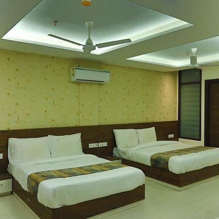 Hotel Golden Leaf Mohali ภายนอก รูปภาพ